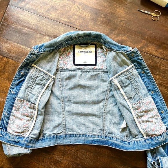 Abercrombie Classic Crop Jean Jacket, Adult XS and Kids XL - Picture 8 of 8
